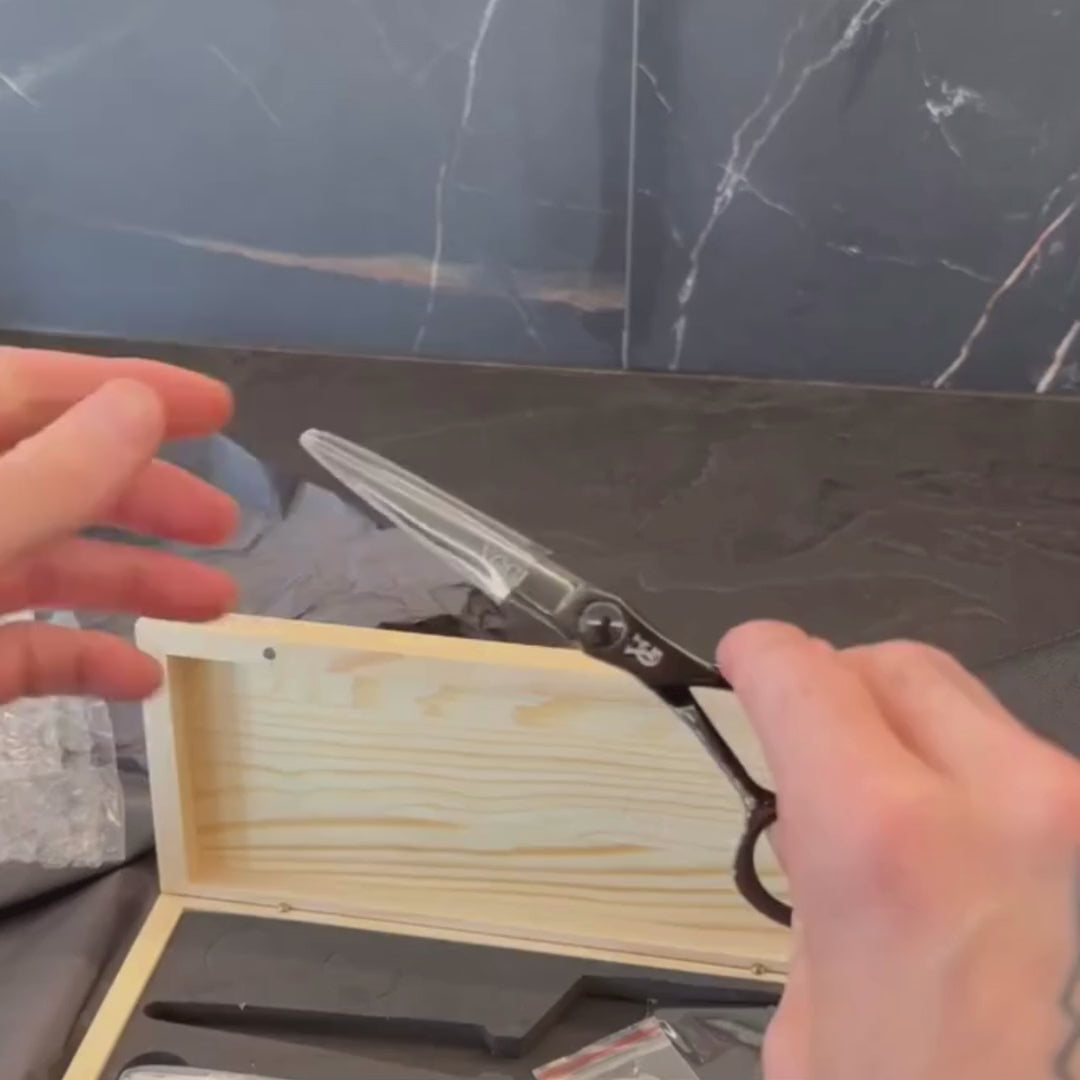 YOGI SCISSORS 